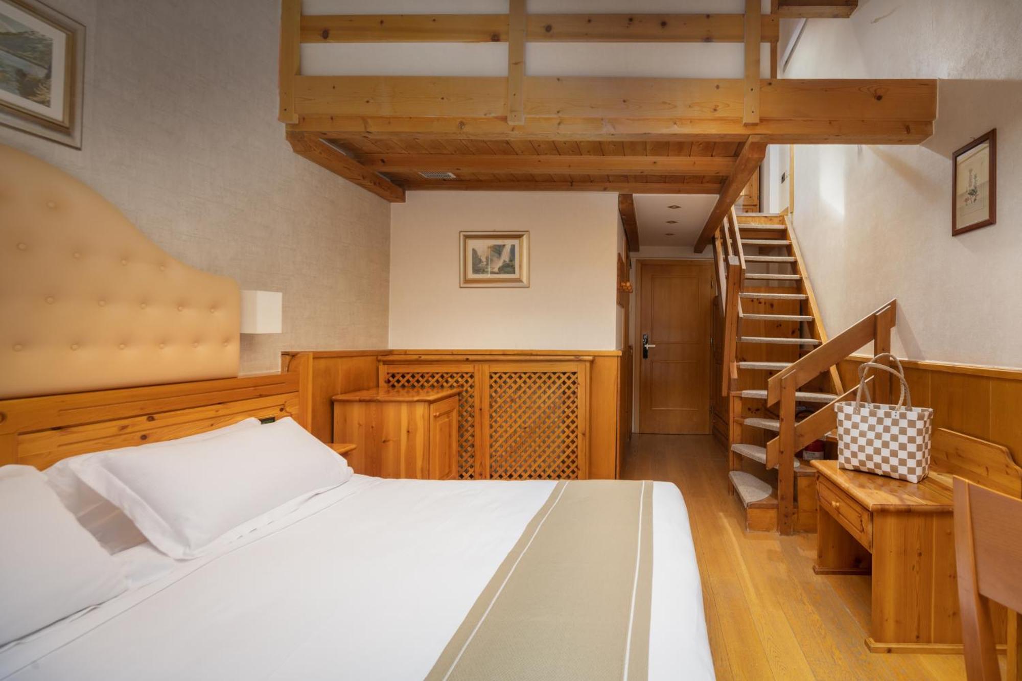 Hotel Splendid Мадона ди Кампильо Екстериор снимка