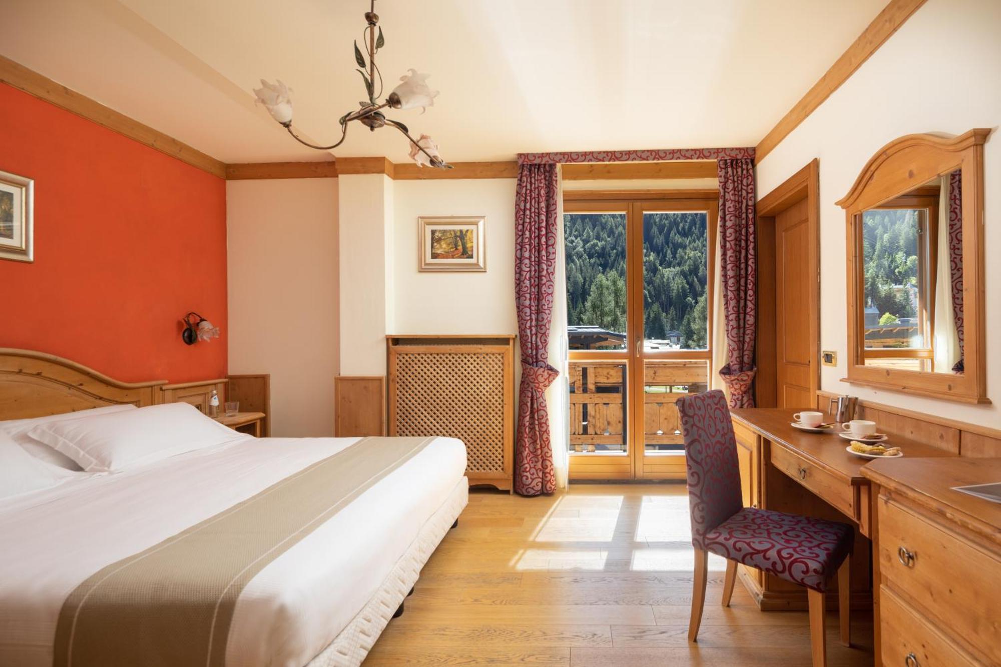 Hotel Splendid Мадона ди Кампильо Екстериор снимка