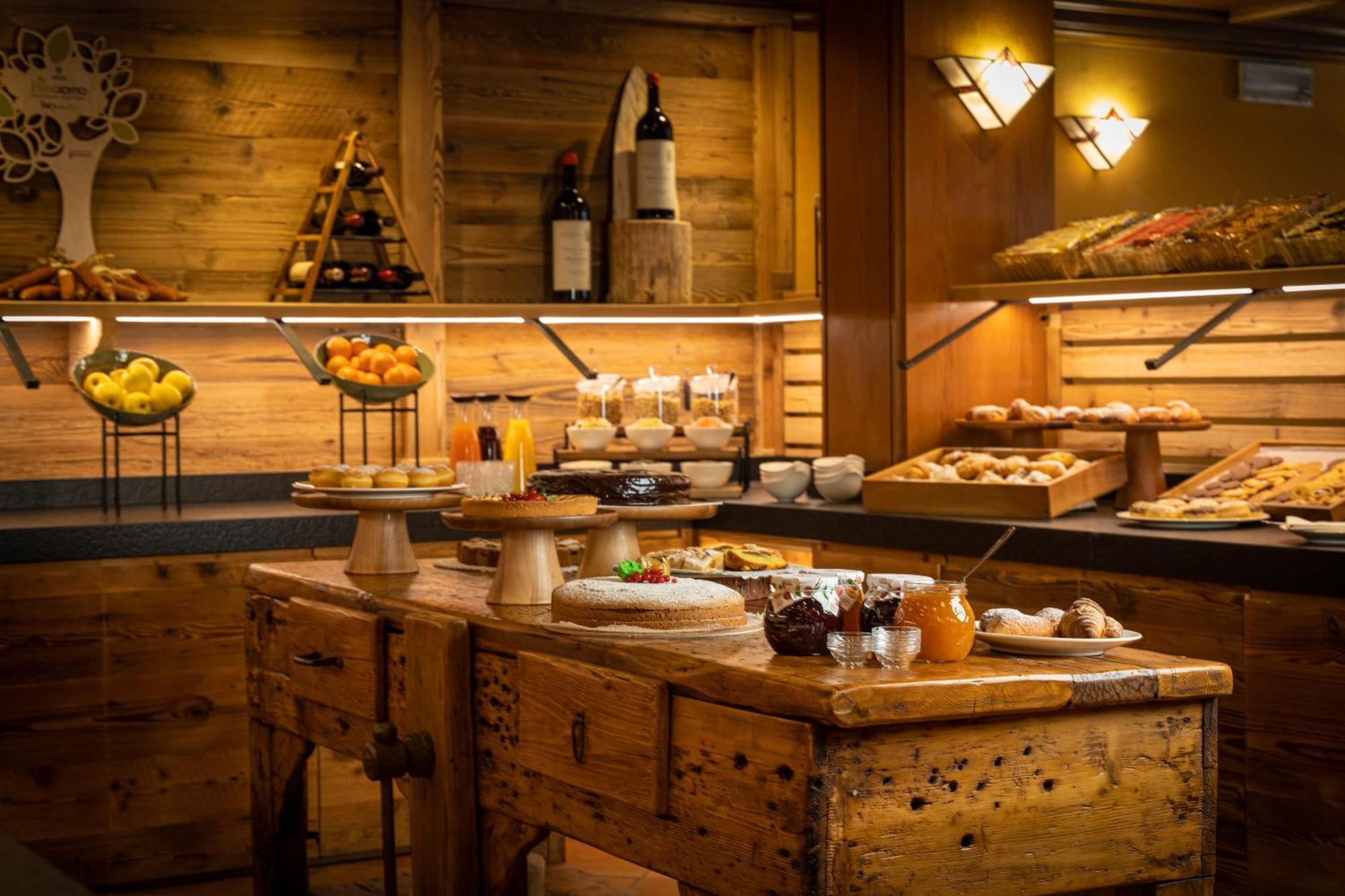 Hotel Splendid Мадона ди Кампильо Екстериор снимка